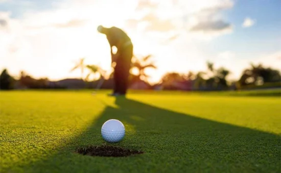 Balle de golf en surlyn multicouche (2/3/4 couches) pour l'entraînement/l'entraînement/le tour